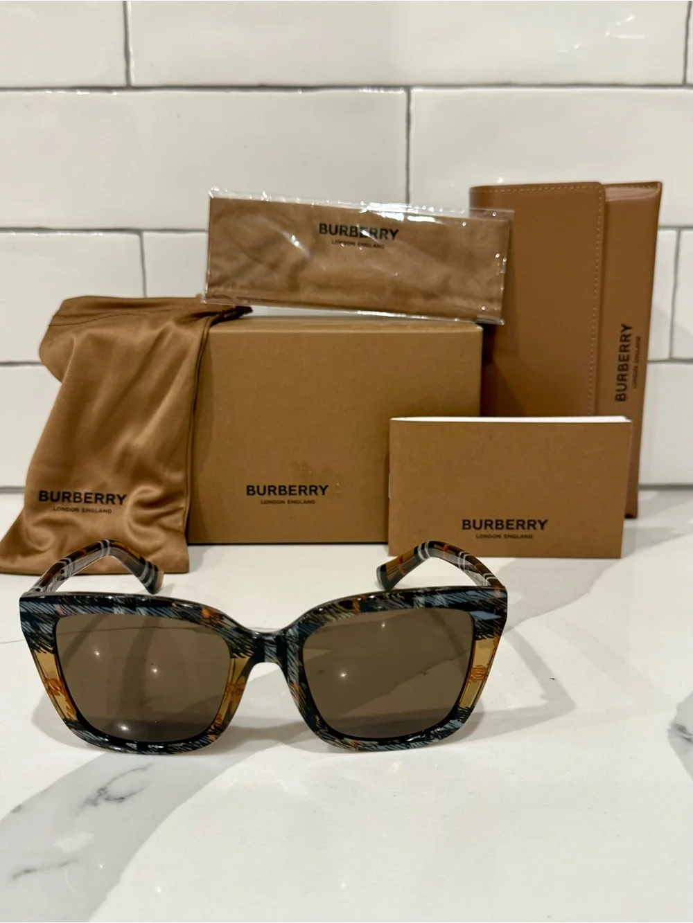 Burberry Multicolor Tortoiseshell Square Sunglasses
